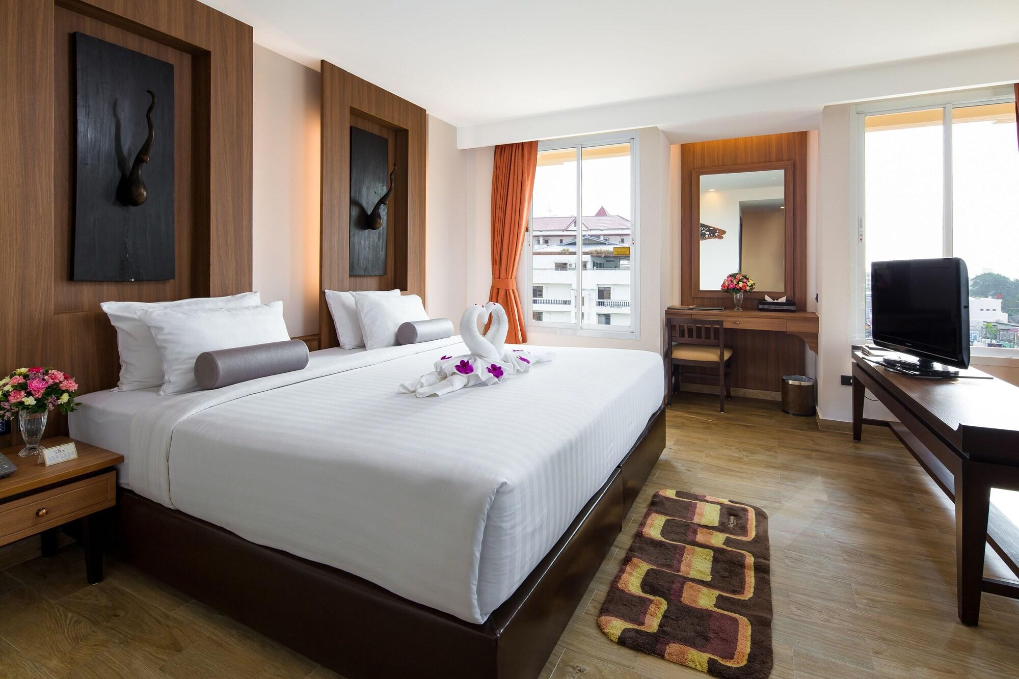 Aiyara Palace Pattaya Ngoại thất bức ảnh
