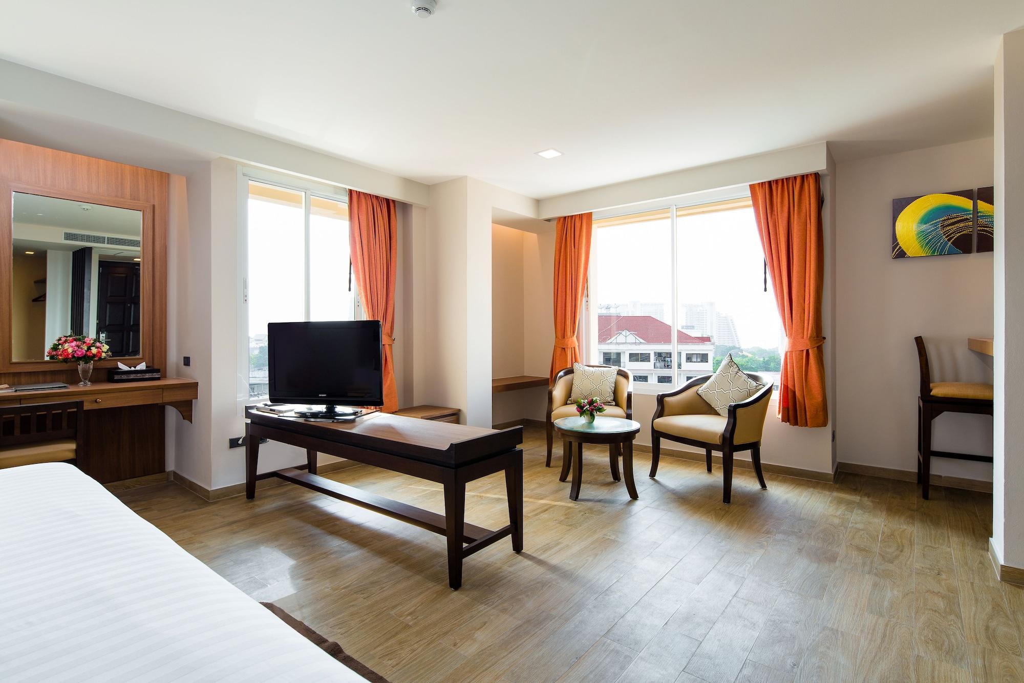 Aiyara Palace Pattaya Ngoại thất bức ảnh Deluxe Room