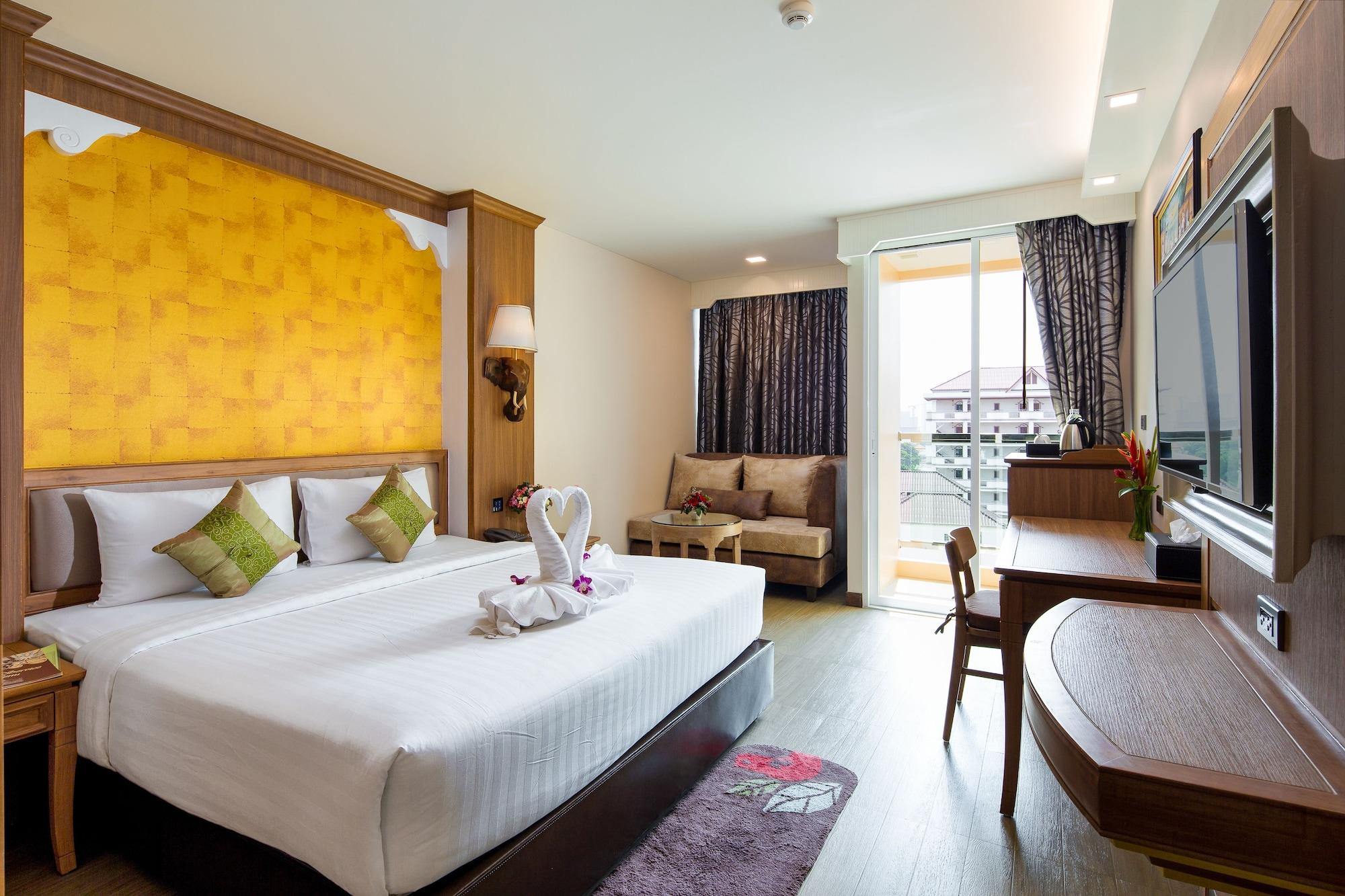 Aiyara Palace Pattaya Ngoại thất bức ảnh Deluxe Room