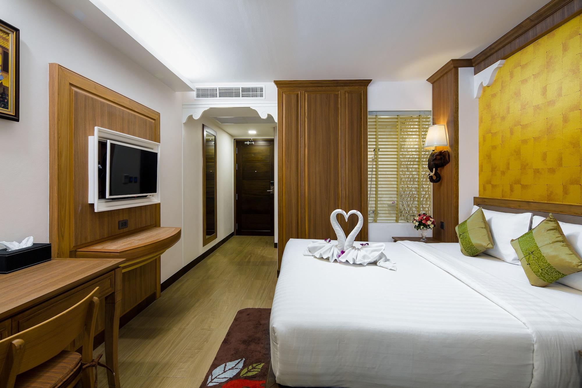 Aiyara Palace Pattaya Ngoại thất bức ảnh Deluxe Room