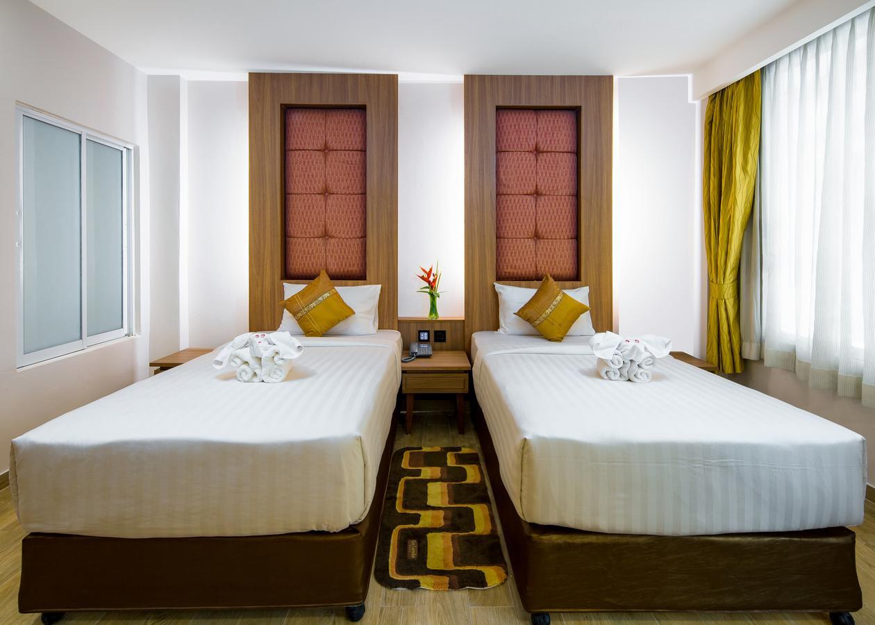 Aiyara Palace Pattaya Ngoại thất bức ảnh Deluxe Twin Room