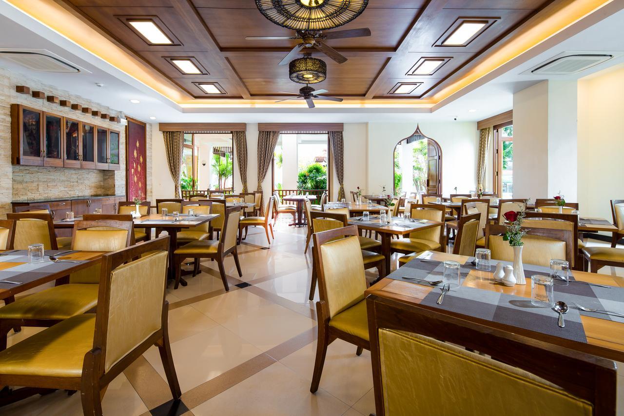 Aiyara Palace Pattaya Ngoại thất bức ảnh The restaurant at the hotel
