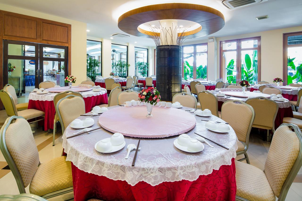 Aiyara Palace Pattaya Ngoại thất bức ảnh A restaurant in Vietnam