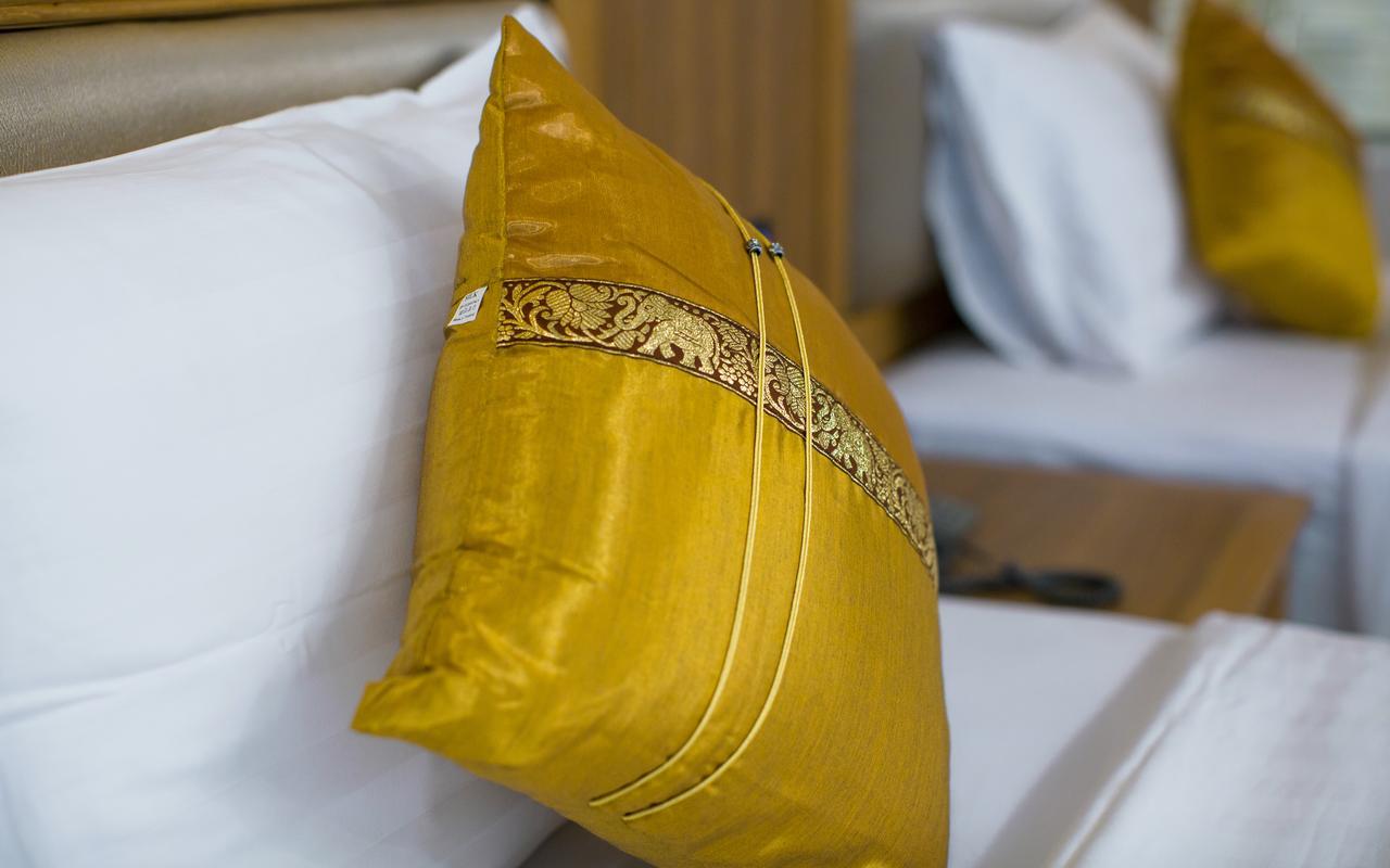 Aiyara Palace Pattaya Ngoại thất bức ảnh A cushion