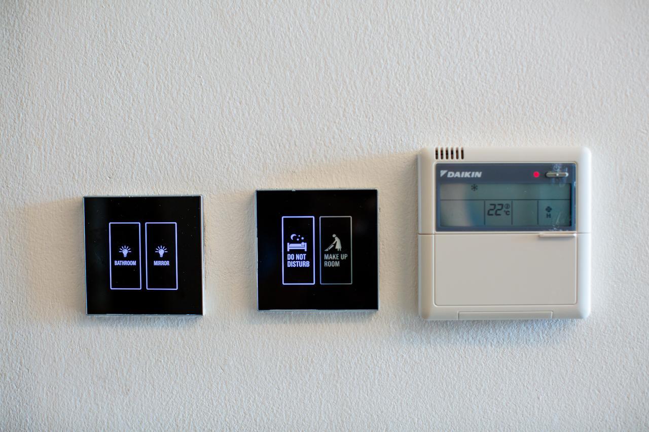 Aiyara Palace Pattaya Ngoại thất bức ảnh A selection of smart home devices