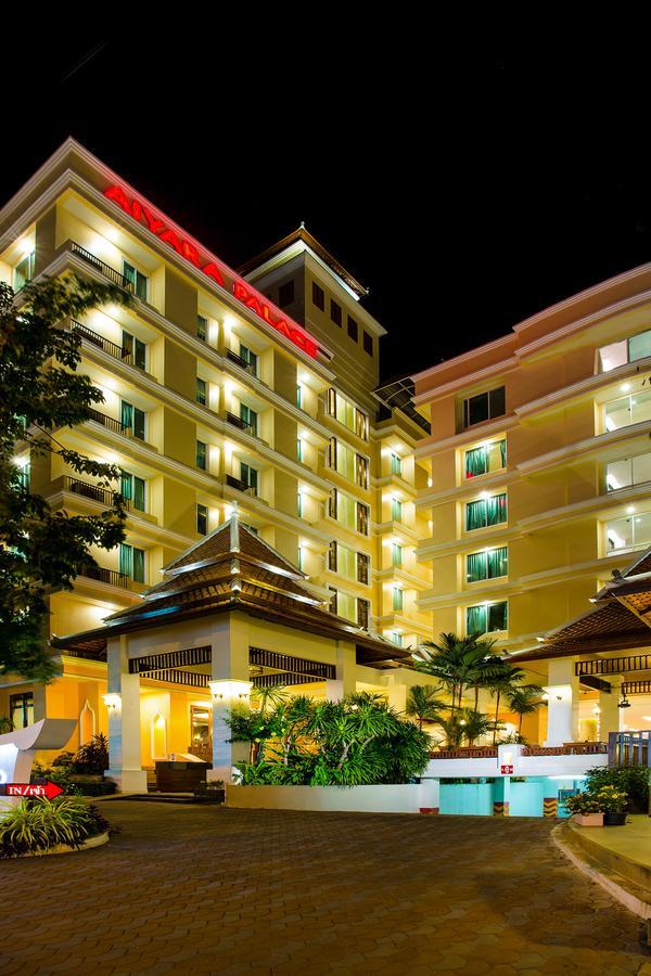 Aiyara Palace Pattaya Ngoại thất bức ảnh The Royal Hotel