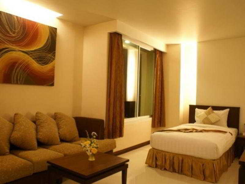 Aiyara Palace Pattaya Ngoại thất bức ảnh Deluxe Room